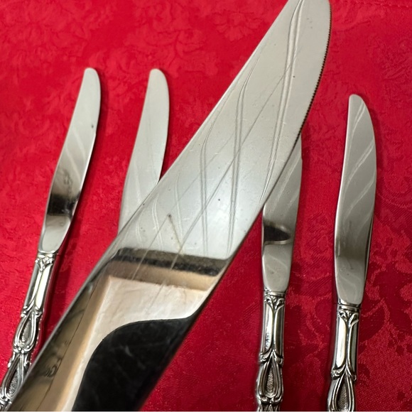 Oneida Chandelier Community Stainless Knives- Five - Picture 5 of 6
